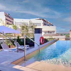 https://apartamentos-luna-suites-granada.es-andalucia.com